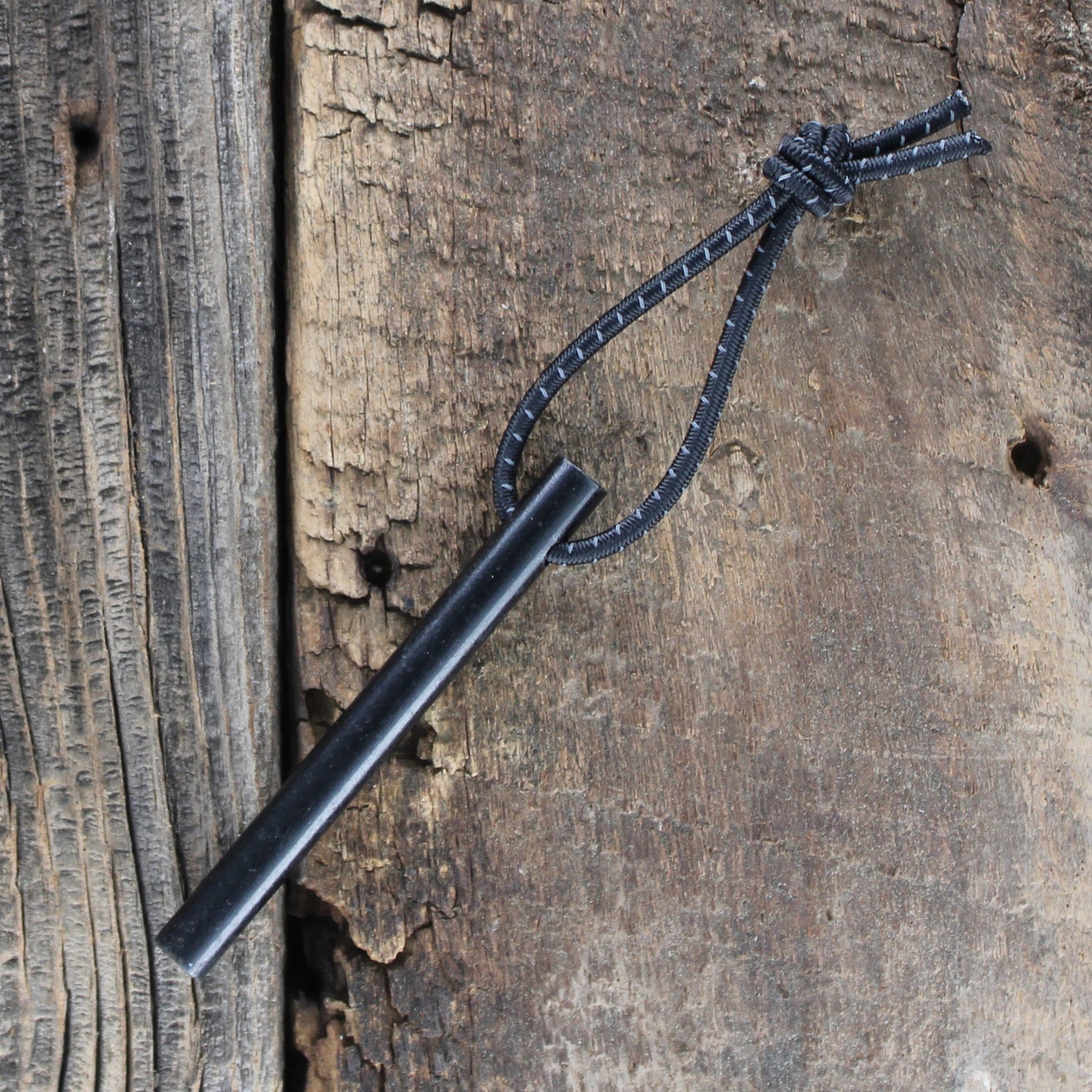 SlicKnives Ferro Rod - Standard w/ Black Reflective Shock Cord Lanyard