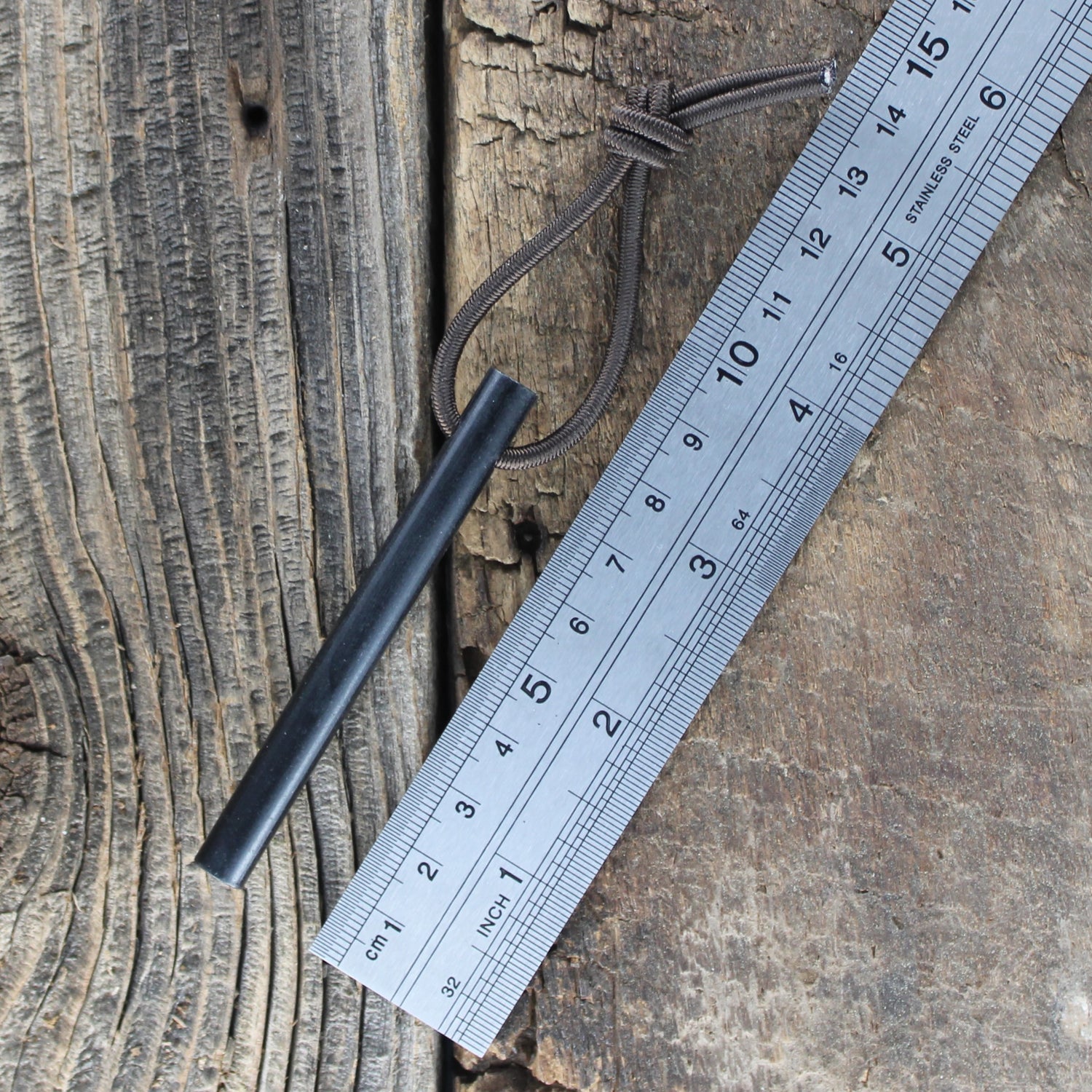 SlicKnives Ferro Rod - Standard w/ Brown Shock Cord Lanyard