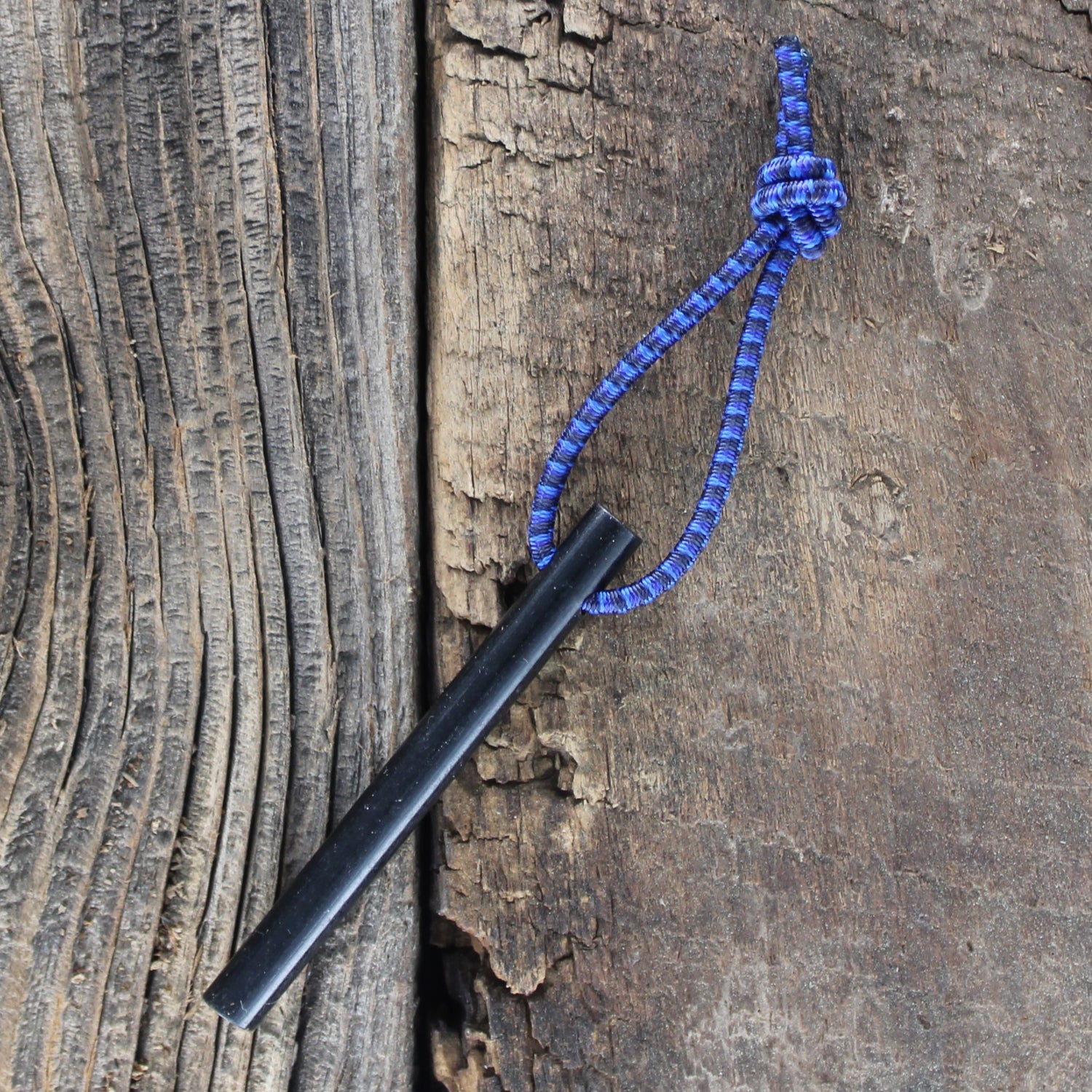 SlicKnives Ferro Rod - Standard w/ Navy Camo Shock Cord Lanyard